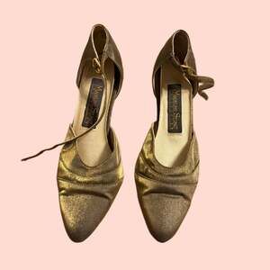 Vintage Madeline Stuart Gold Metallic Fabric Ankle Strap Pointed Toe Heels